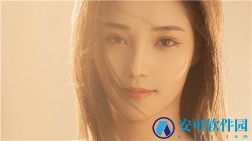 亲切的金子打扑克的视频