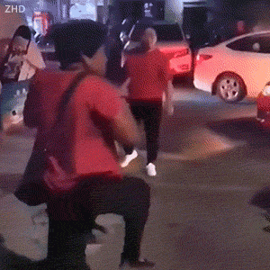 退退退大妈表情包gif-抖音大妈退退退的表情包动图无水印分享