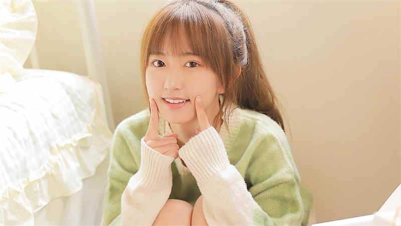 毛笔尖刷她小核H 坐公交忘穿内裤被挺进经历