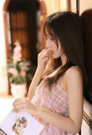 肥鼓鼓的牝户|他将头埋进双腿间吮小核故事