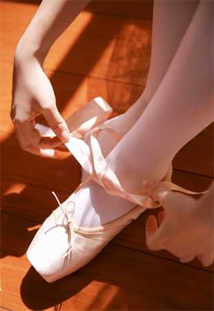 不要,不要用红酒瓶_小混混把校草C了一晚上