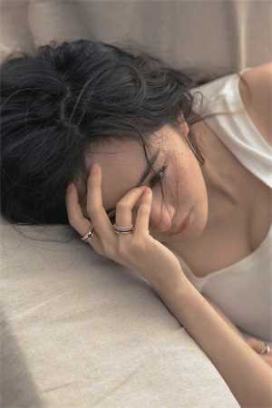 医生别摸啊摁摁:打开我的腿放震动蛋