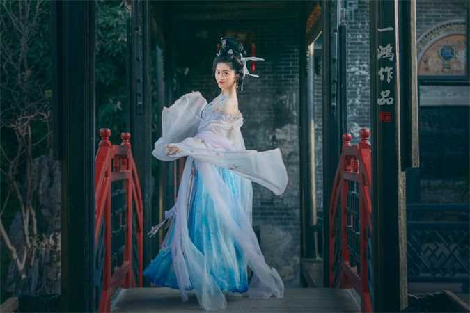 不要,不要用红酒瓶_小混混把校草C了一晚上