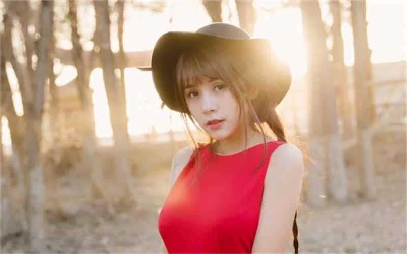 厨房play香蕉黄瓜嗯啊润滑 乖～张开腿让我桶一下